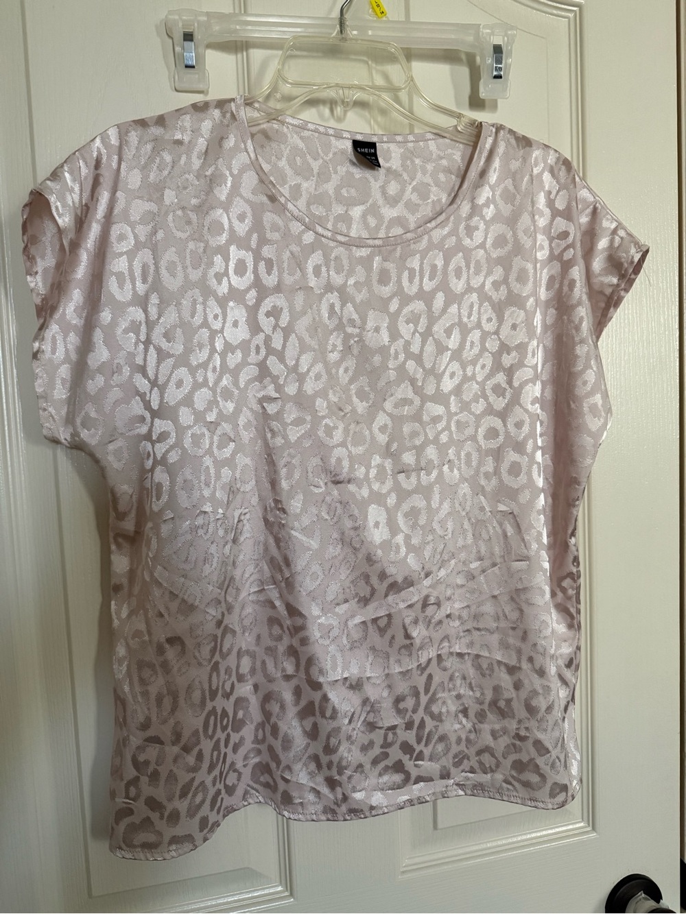 SHEIN Light Pink Satin Leopard-Print Short Sleeve Top